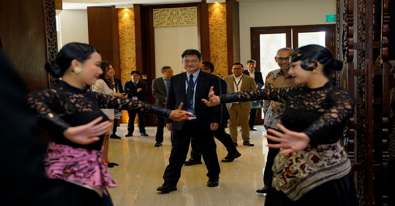 The 7th Summit and Conference, IMG1
